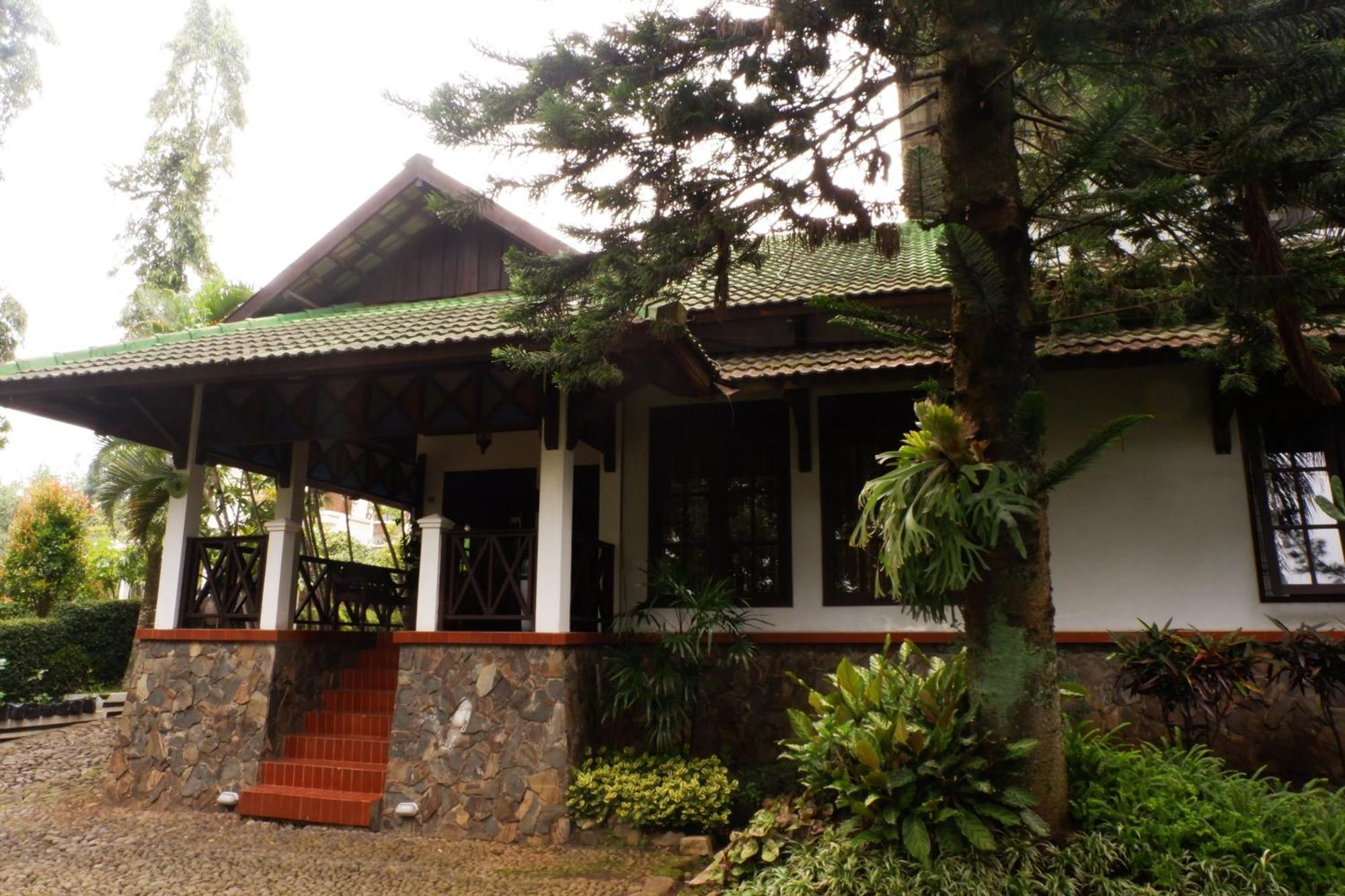 Cemara'S Homestay 巴图 外观 照片