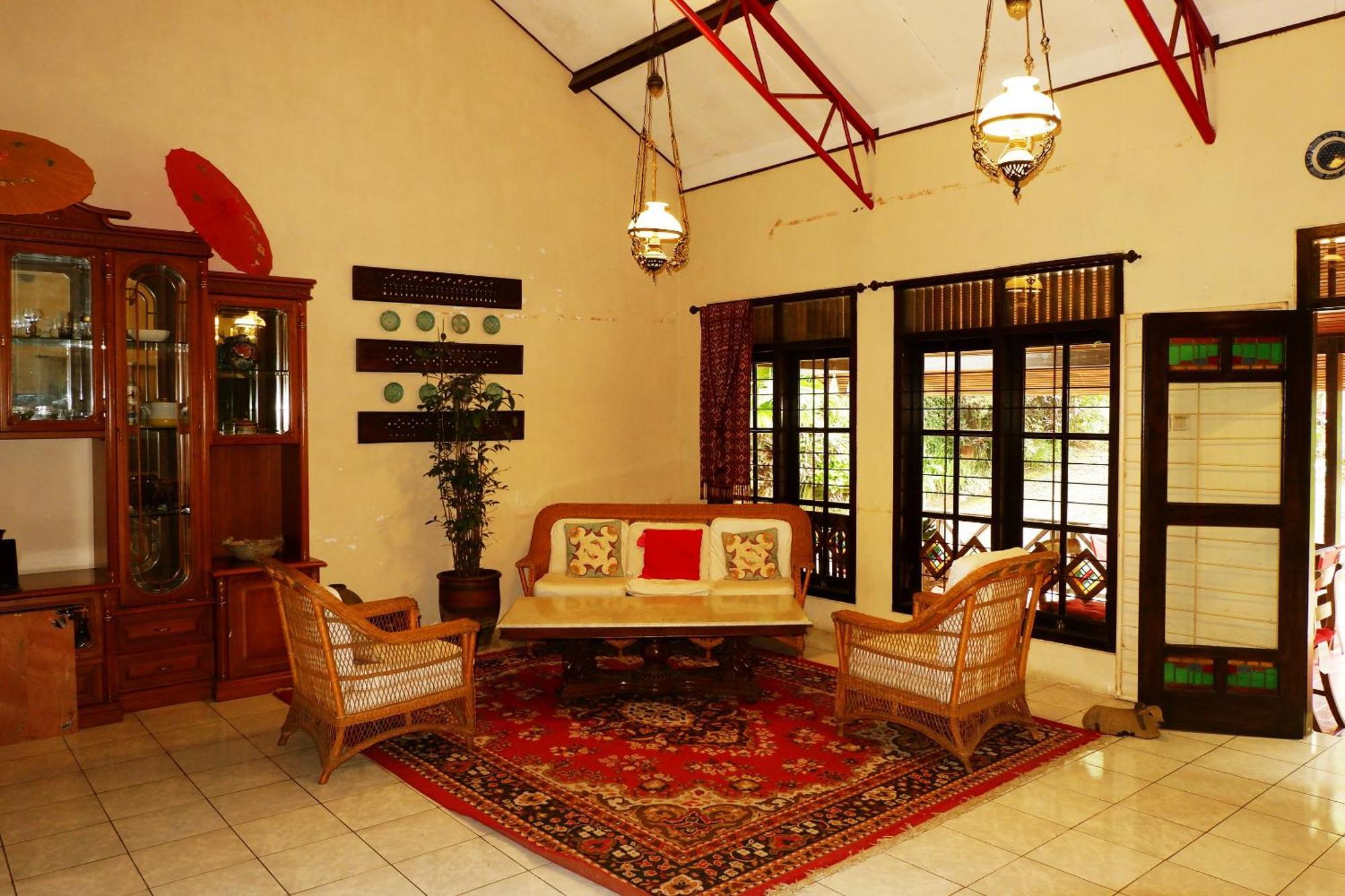 Cemara'S Homestay 巴图 外观 照片