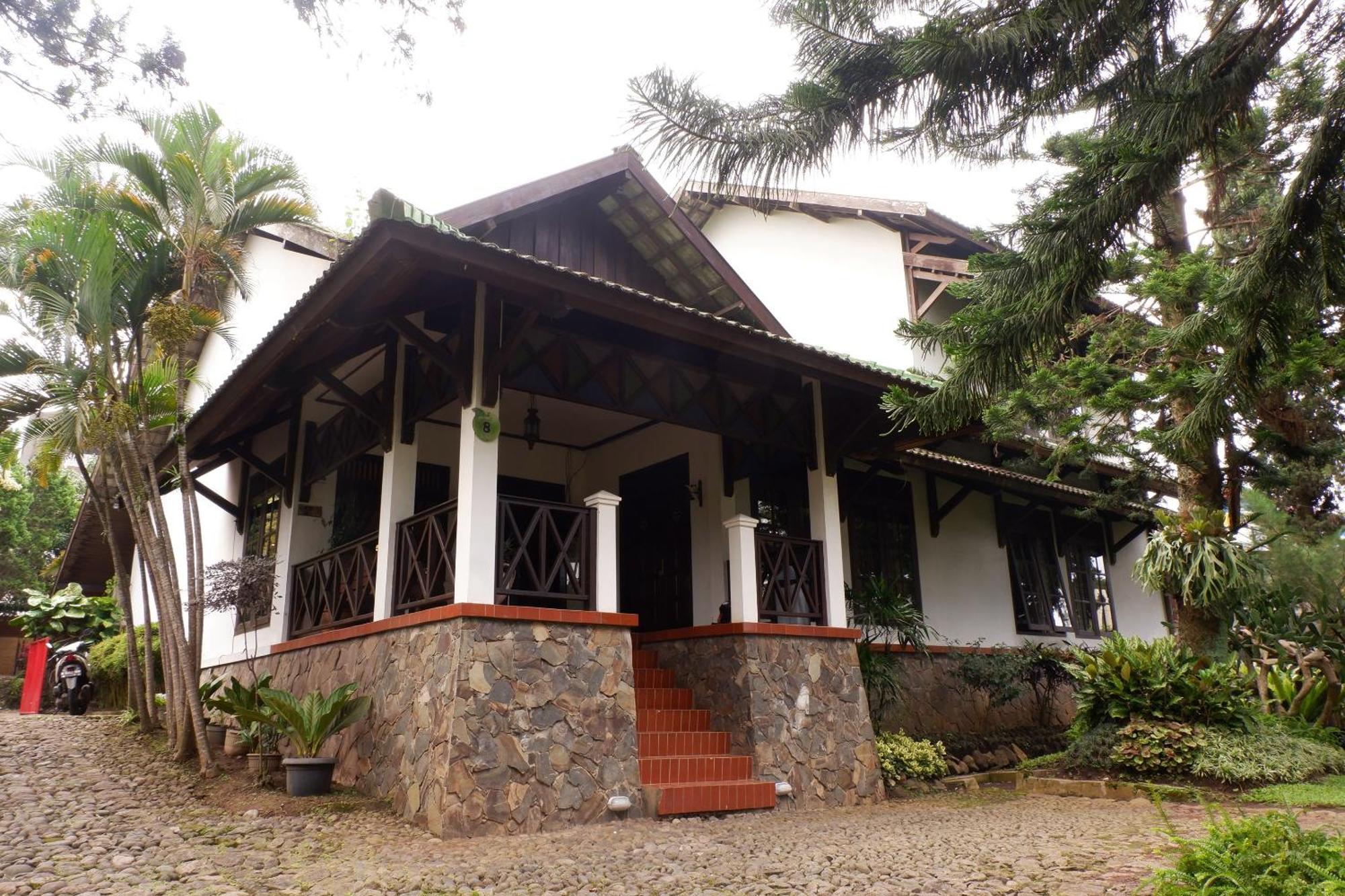 Cemara'S Homestay 巴图 外观 照片
