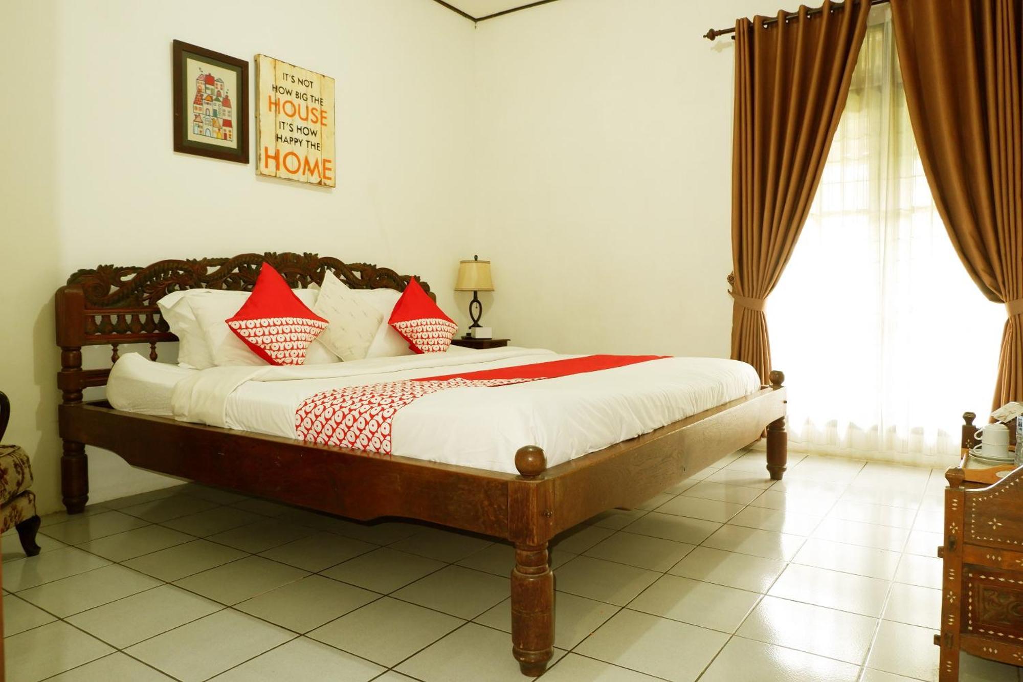 Cemara'S Homestay 巴图 外观 照片